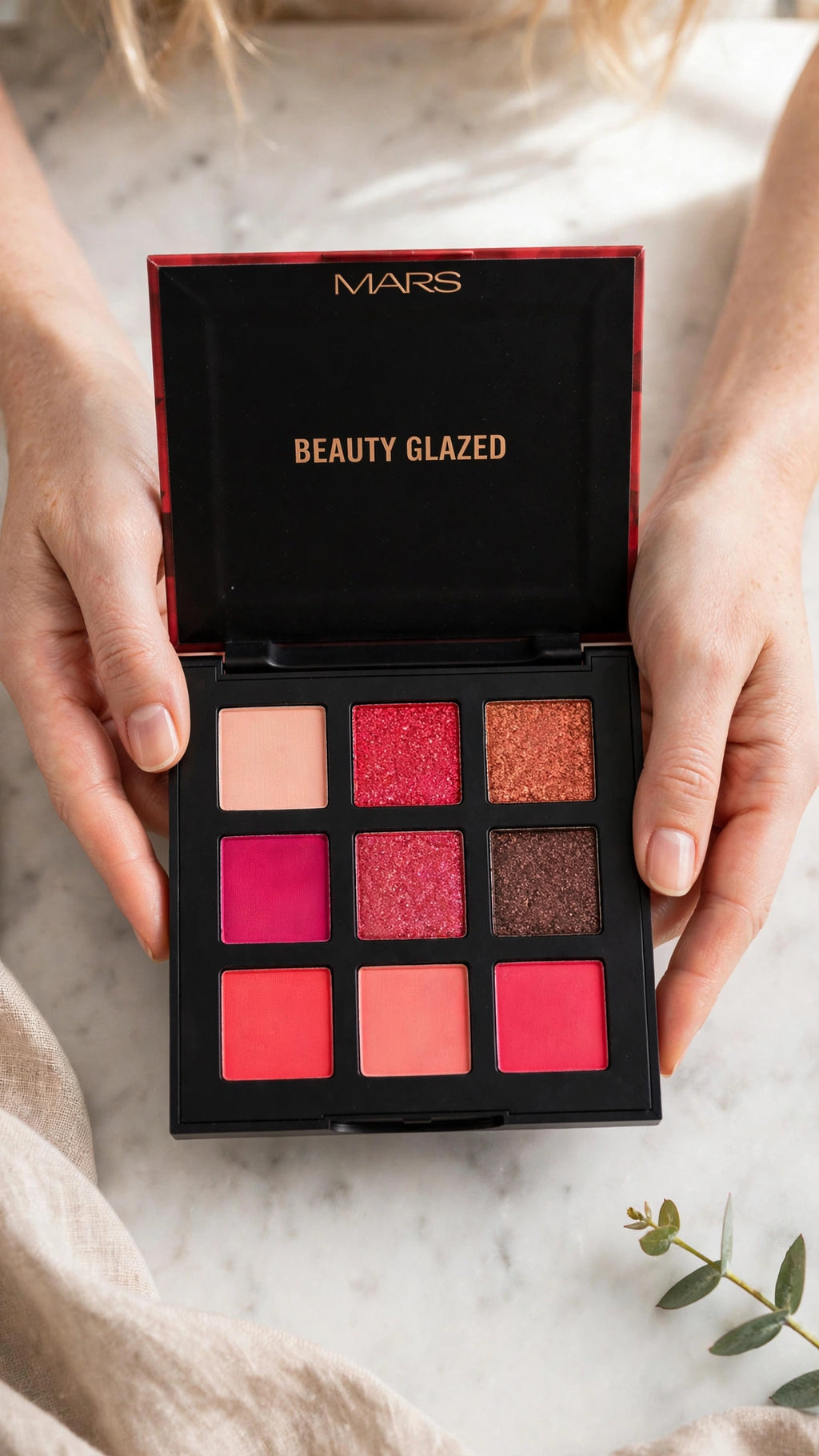 9-Colour Eyeshadow Palette – Matte, Shimmer, Glitter & Cream Textures